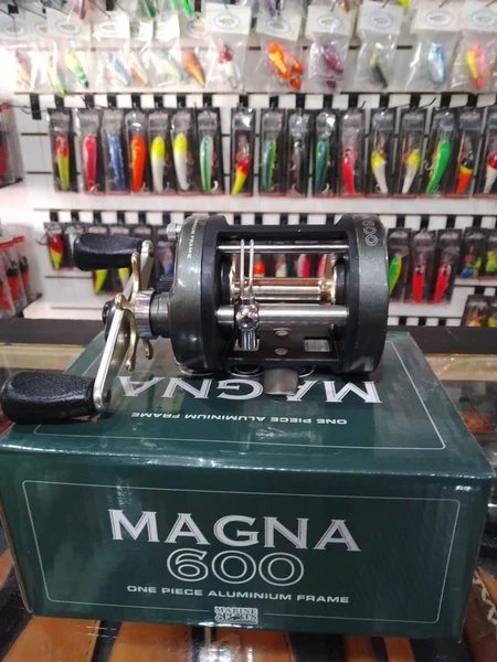 Reel Marine Magna 600